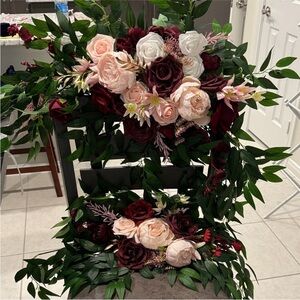 Elegant Floral Arrangement with Burgundy and Pink Roses